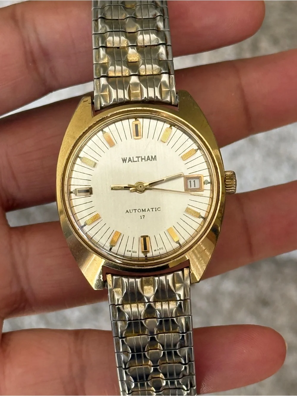 Waltham vintage Self Winding 17J Automatic Gold Tone Date Watch adjustable men’s